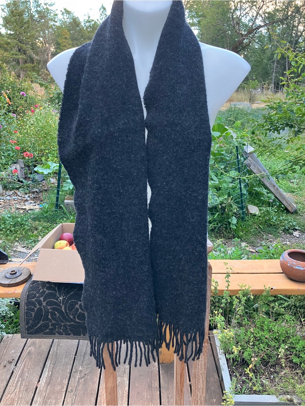 Scotland lambswool fringed scarf charcoal / black